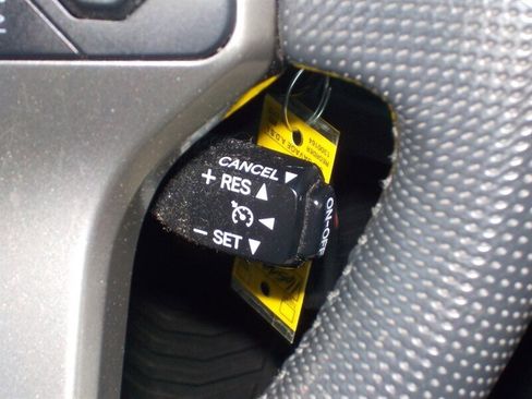 Used 2015 Toyota Tacoma 4x4 Double Cab w/ TRD Off-Road Package image 28