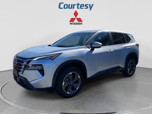 Used 2024 Nissan Rogue SV AWD/4WD image 1