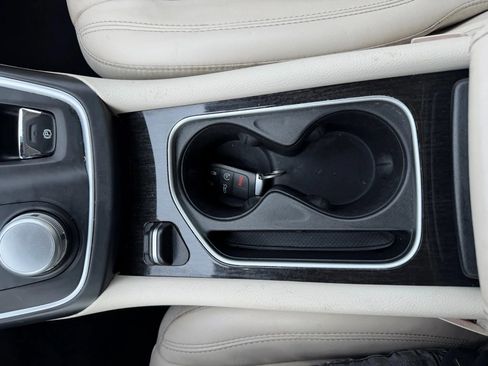 Used 2015 Chrysler 200 C w/ Navigation & Sound Group I image 25