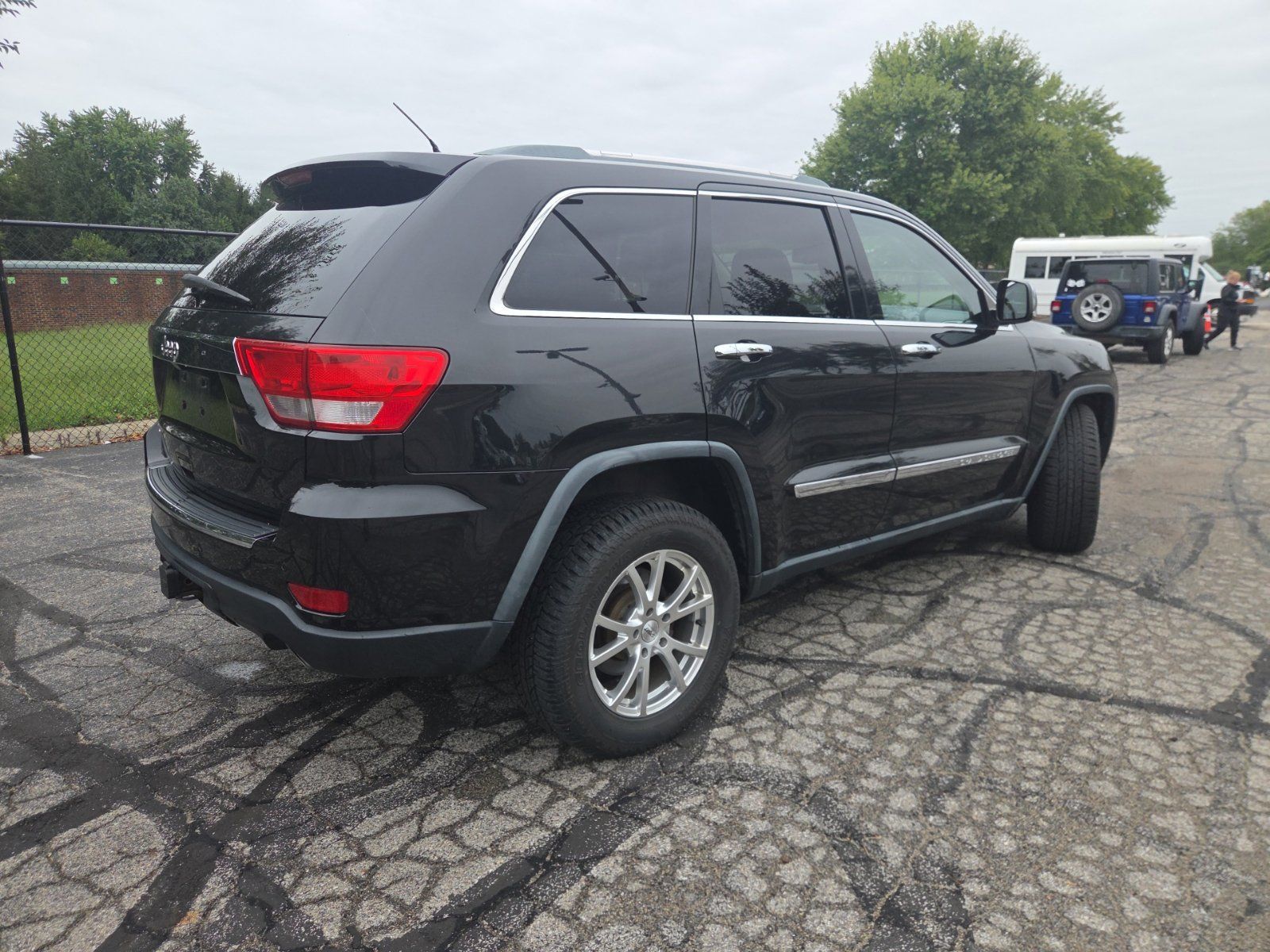 Used 2012 Jeep Grand Cherokee Limited w/ Trailer Tow Group AWD/4WD image 8