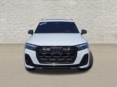 Used 2025 Audi SQ7 Prestige AWD/4WD image 2