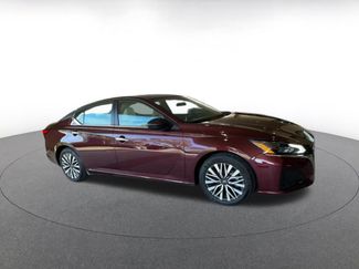 Used 2025 Nissan Altima 2.5 SV FWD video 2