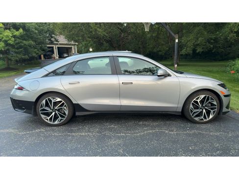 Used 2023 Hyundai Ioniq 6 SEL AWD/4WD image 3