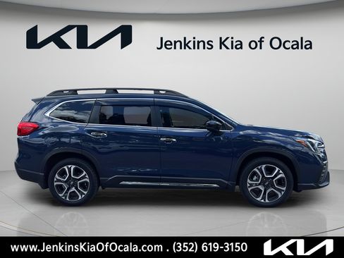 Used 2024 Subaru Ascent Touring AWD/4WD image 2