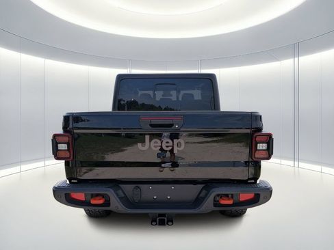 Used 2024 Jeep Gladiator Mojave w/ Safety Group AWD/4WD image 4