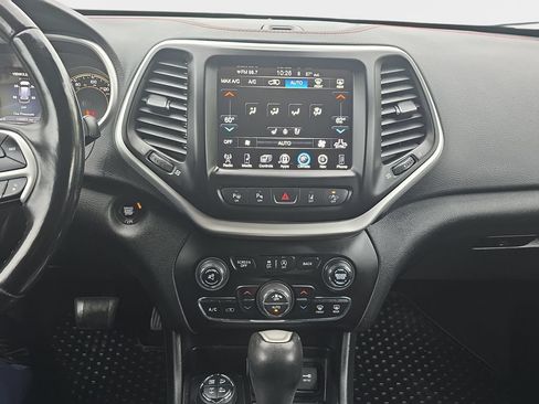 Used 2018 Jeep Cherokee Trailhawk w/ Quick Order Package 27L AWD/4WD image 22