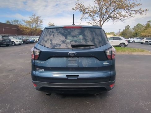 Used 2018 Ford Escape SE w/ SE Sport Appearance Package image 4