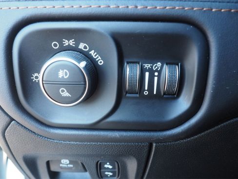 Used 2022 RAM 1500 Limited image 15