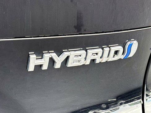 Used 2022 Toyota Venza LE image 42