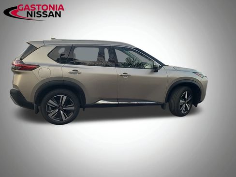 Used 2021 Nissan Rogue SL w/ Premium Package image 13