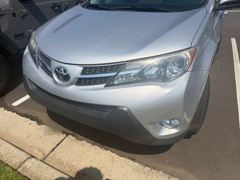 Used 2013 Toyota RAV4 XLE FWD image 4