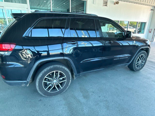 Used 2018 Jeep Grand Cherokee Trailhawk w/ Trailhawk Luxury Group AWD/4WD image 4