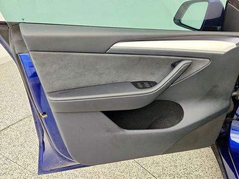 Used 2023 Tesla Model Y Long Range AWD/4WD image 11