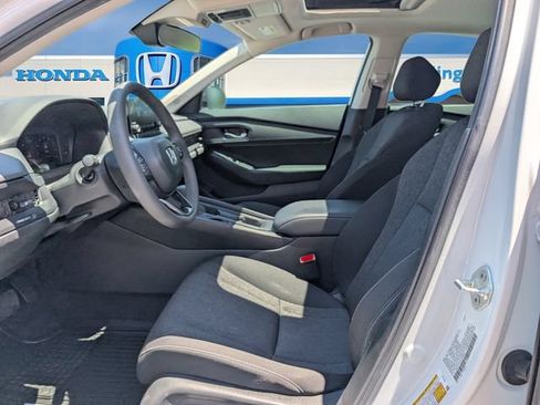 Used 2025 Honda Accord SE image 17