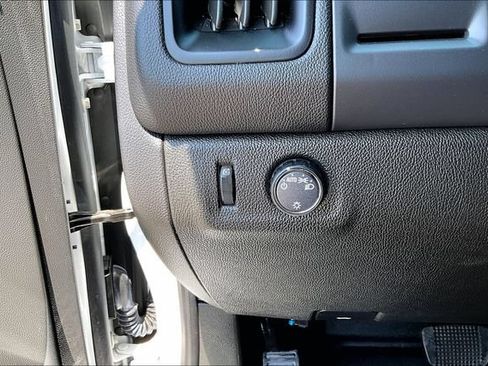 Used 2022 Chevrolet Colorado LT w/ Fleet Safety Package RWD image 16