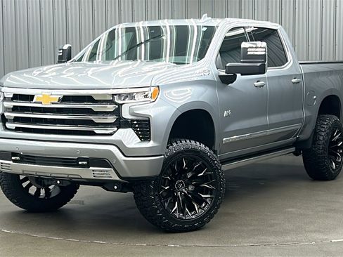Used 2024 Chevrolet Silverado 1500 High Country w/ High Country Premium Package image 1