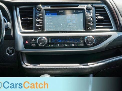 Used 2017 Toyota Highlander Limited Platinum image 25