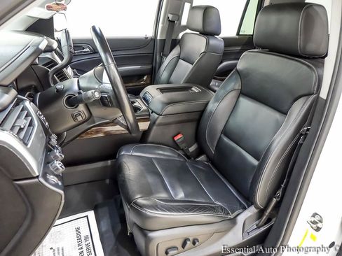 Used 2019 Chevrolet Tahoe LT w/ RST Edition AWD/4WD image 13