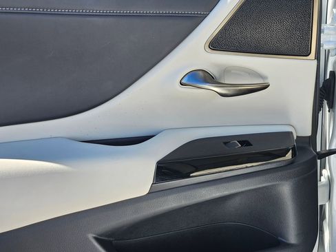 Used 2023 Lexus ES 300h Ultra Luxury w/ Accessory Package (Z2) image 23