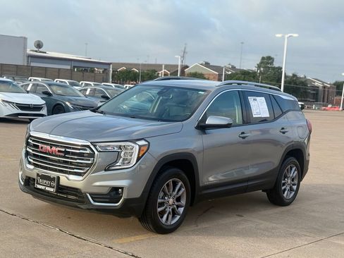 Used 2024 GMC Terrain SLT w/ Infotainment Package II AWD/4WD image 4
