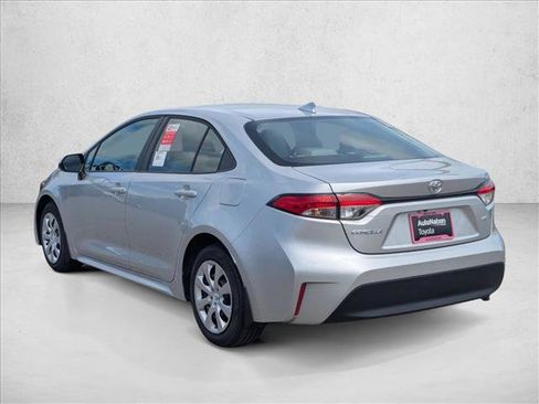 Used 2025 Toyota Corolla LE FWD image 8