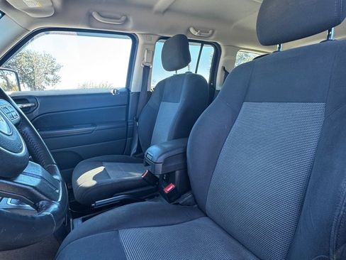 Used 2017 Jeep Patriot Latitude image 10