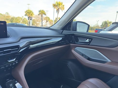 Certified 2024 Acura MDX w/Advance Package image 27