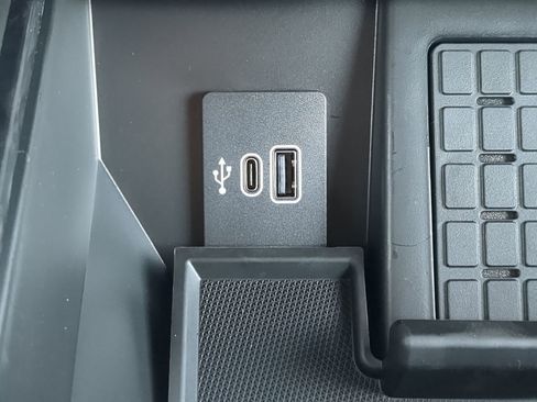 New 2025 Ford F150 Platinum w/ Equipment Group 702A High image 21