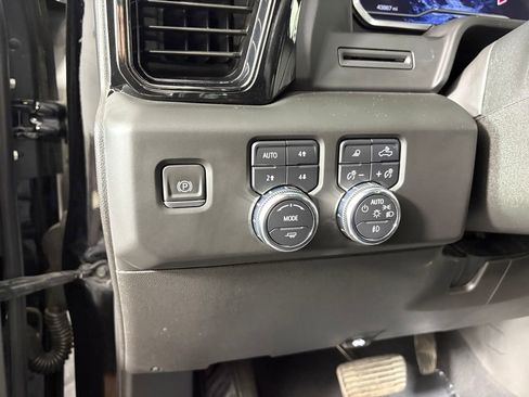Used 2024 GMC Sierra 2500 AT4 AWD/4WD image 13