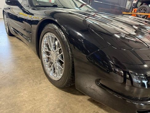 Used 2002 Chevrolet Corvette Convertible w/ Preferred Equipment Group2 RWD image 3