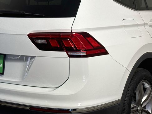 Used 2021 Volkswagen Tiguan SEL FWD image 34