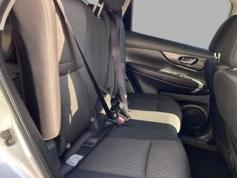 Used 2019 Nissan Rogue SV image 38