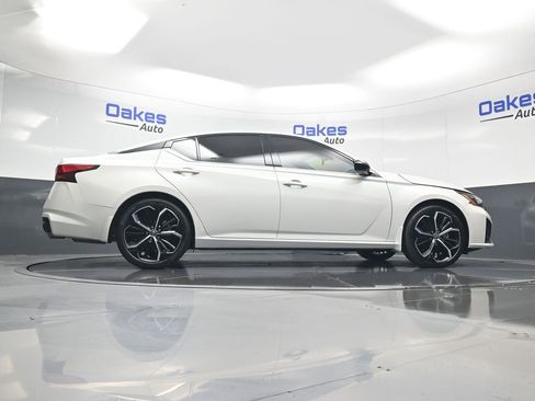 Used 2024 Nissan Altima 2.5 SR w/ SR Premium Package image 44