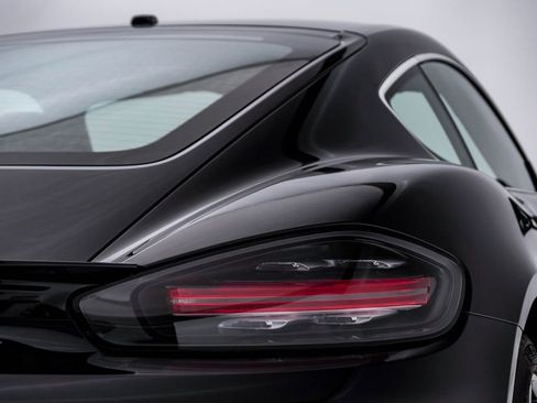 Certified 2022 Porsche 718 Cayman S image 13