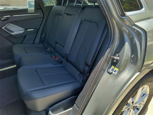 New 2025 Audi Q3 2.0T Premium image 15