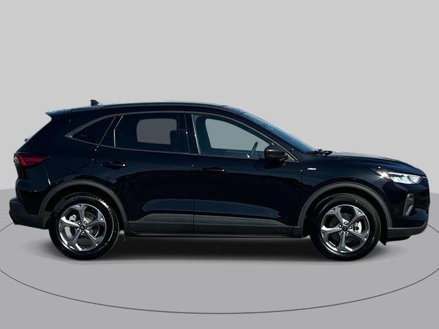 Used 2025 Ford Escape ST-Line FWD image 3