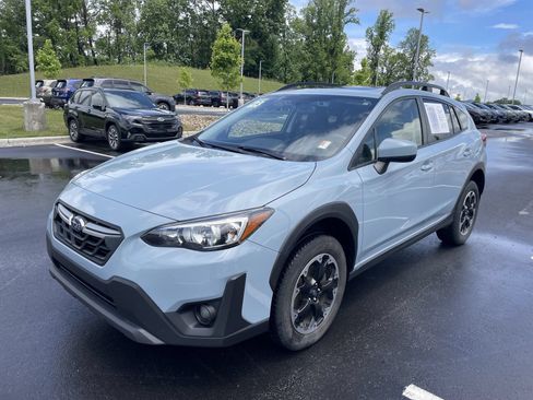 Used 2023 Subaru Crosstrek 2.0i Premium AWD/4WD image 3