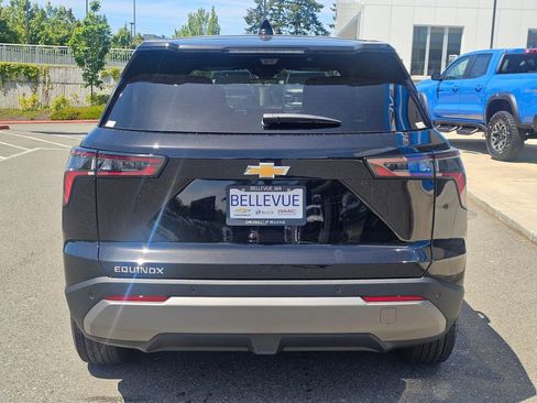 New 2026 Chevrolet Equinox LT w/ Safety and Technology Package FWD image 4