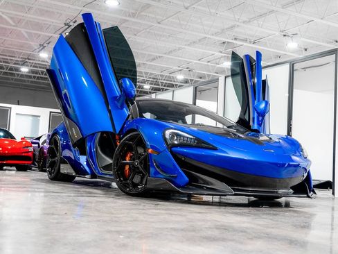 Used 2019 McLaren 600LT RWD image 5