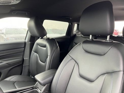 New 2026 Jeep Compass Limited image 8