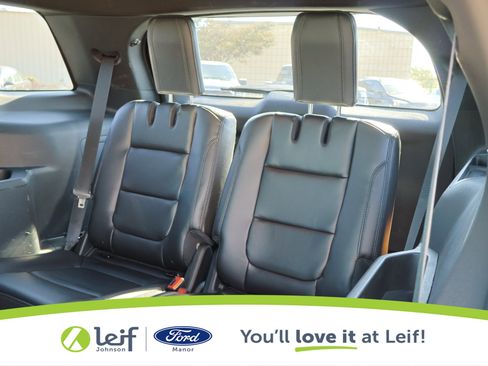 Used 2018 Ford Explorer XLT w/ Equipment Group 202A image 30