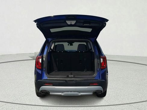 Used 2023 GMC Acadia SLT image 12