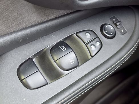 Used 2021 Nissan Murano S FWD image 13