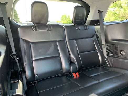 Used 2022 Ford Explorer XLT w/ Equipment Group 202A image 30