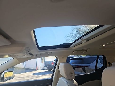 Used 2023 GMC Acadia Denali w/ Denali Ultimate Package image 17