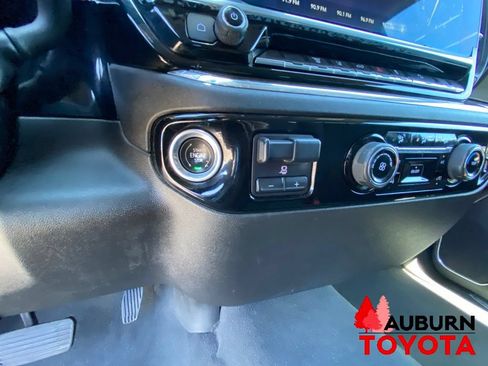 Used 2024 Chevrolet Silverado 2500 LT AWD/4WD image 39