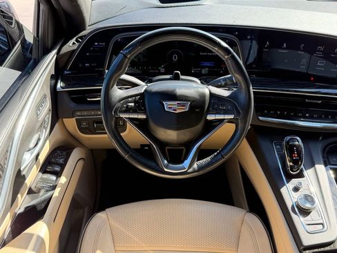 Used 2023 Cadillac Escalade Premium Luxury w/ Performance Package image 9