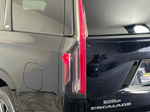 Used 2024 Cadillac Escalade Sport Platinum AWD/4WD image 36
