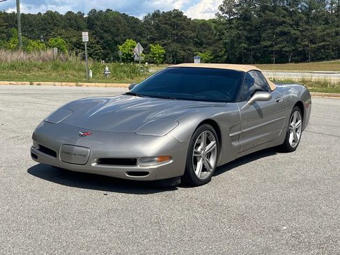Used 2000 Chevrolet Corvette Convertible w/ Memory Pkg RWD image 2