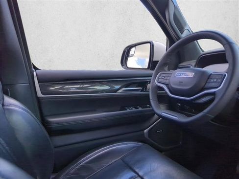 Used 2022 Jeep Wagoneer Series I image 23